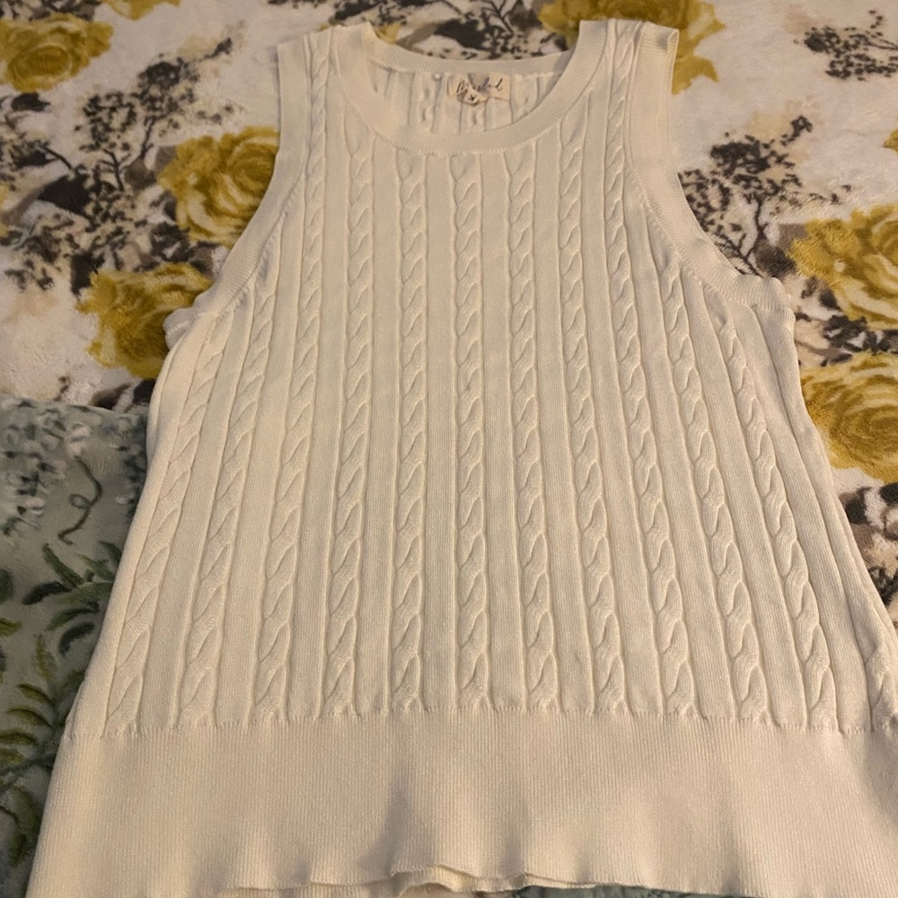 Cute cable knit sleeveless sweater